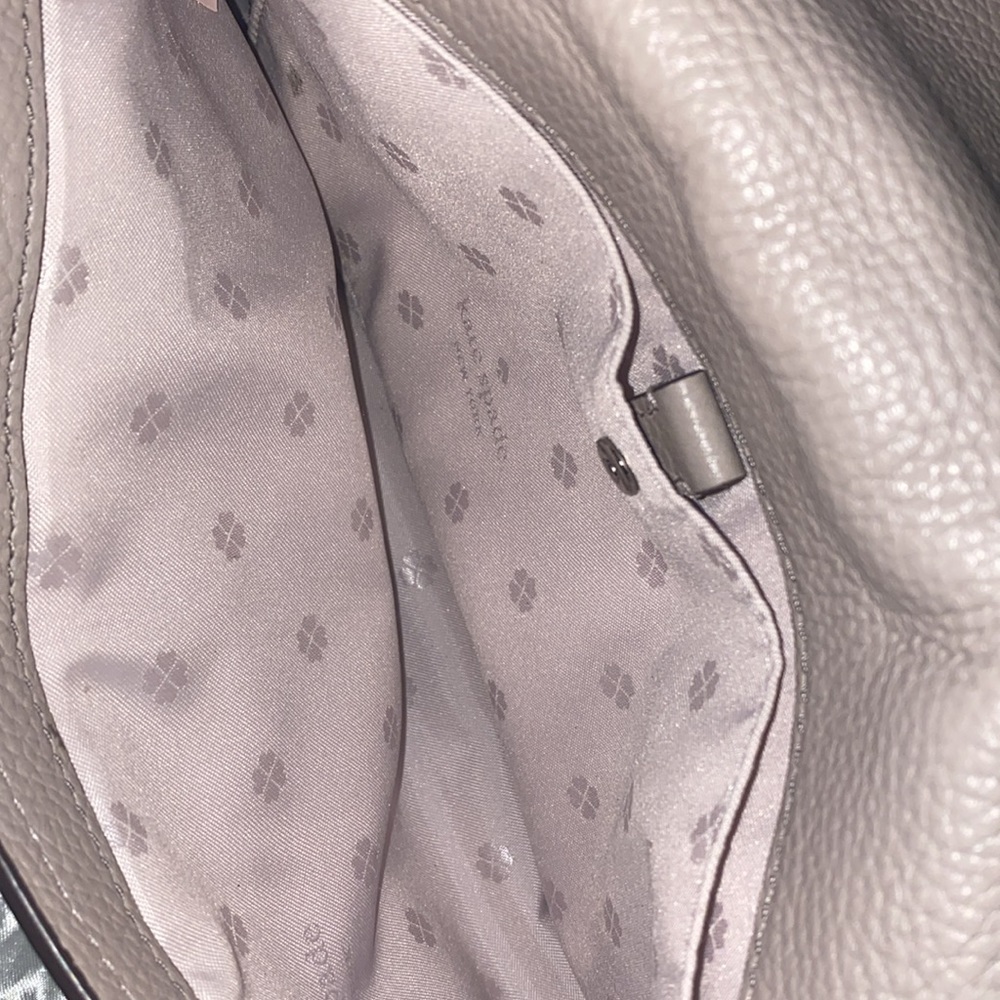 Kate spade New York pre-loved crossbody purse. 100%cow leather. No call outs - Picture 5 of 6